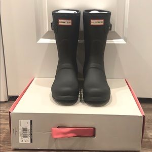 HUNTER ORIGINAL SHORT RAIN BOOTS -size 7